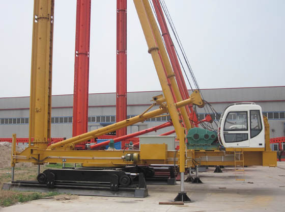 CFG-30米液壓步履式長(zhǎng)螺旋鉆機(jī)