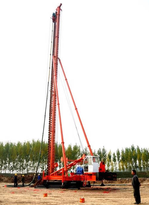 CFG-30米液壓步履式長(zhǎng)螺旋鉆機(jī)